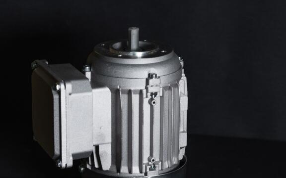 单相电机的数据计算方法（详细介绍单相电机的参数计算）