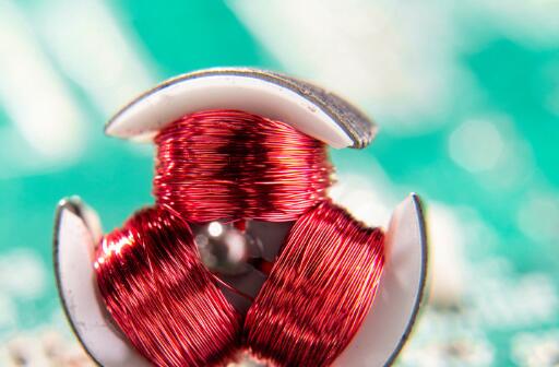 滑环电机和普通电机的区别（详解电机的工作原理和应用场景）