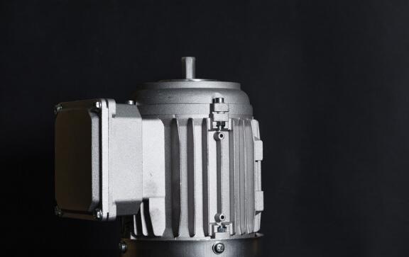 ups如何供电给380v电机的正确方法