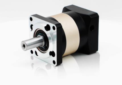 为什么220v的电机要用电容，介绍电机运行原理及电容的作用