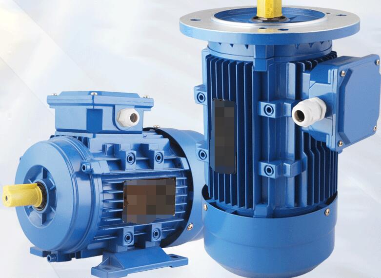 三相异步电动机由什么和什么组成？